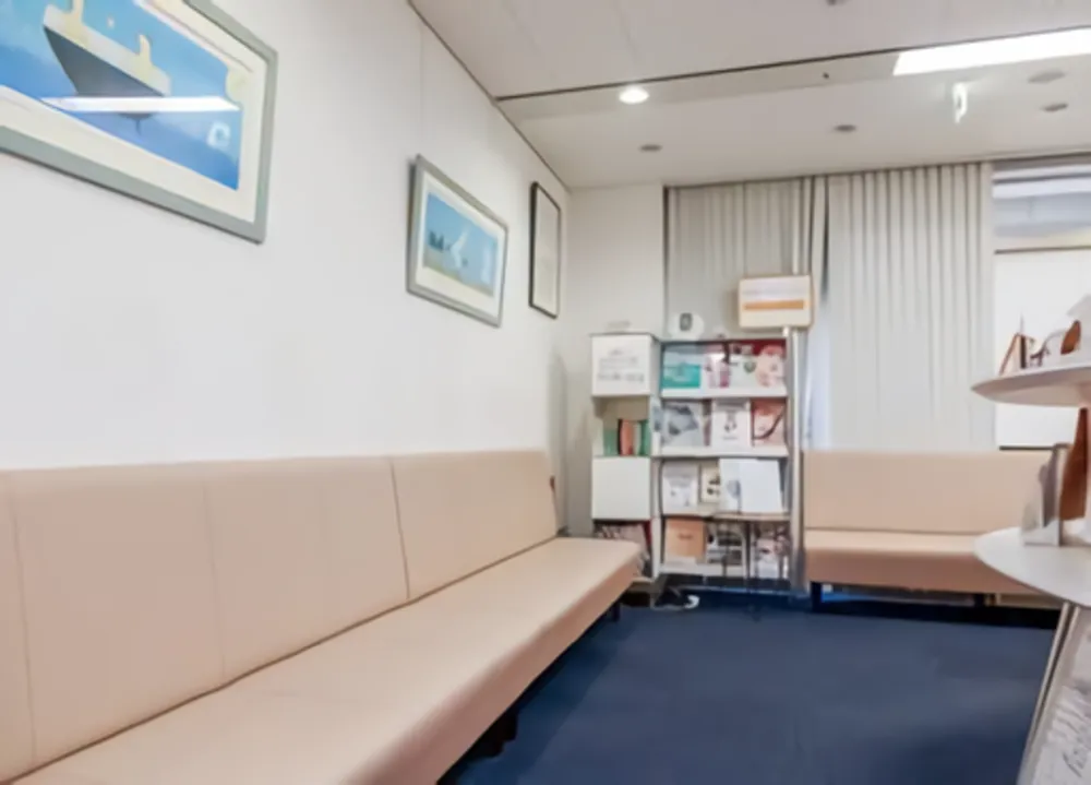 ミルディス皮フ科 北千住院の内観・外観・診療風景