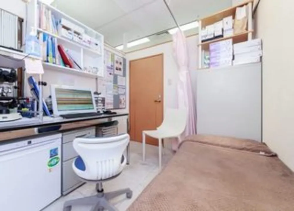 ミルディス皮フ科 北千住院の内観・外観・診療風景